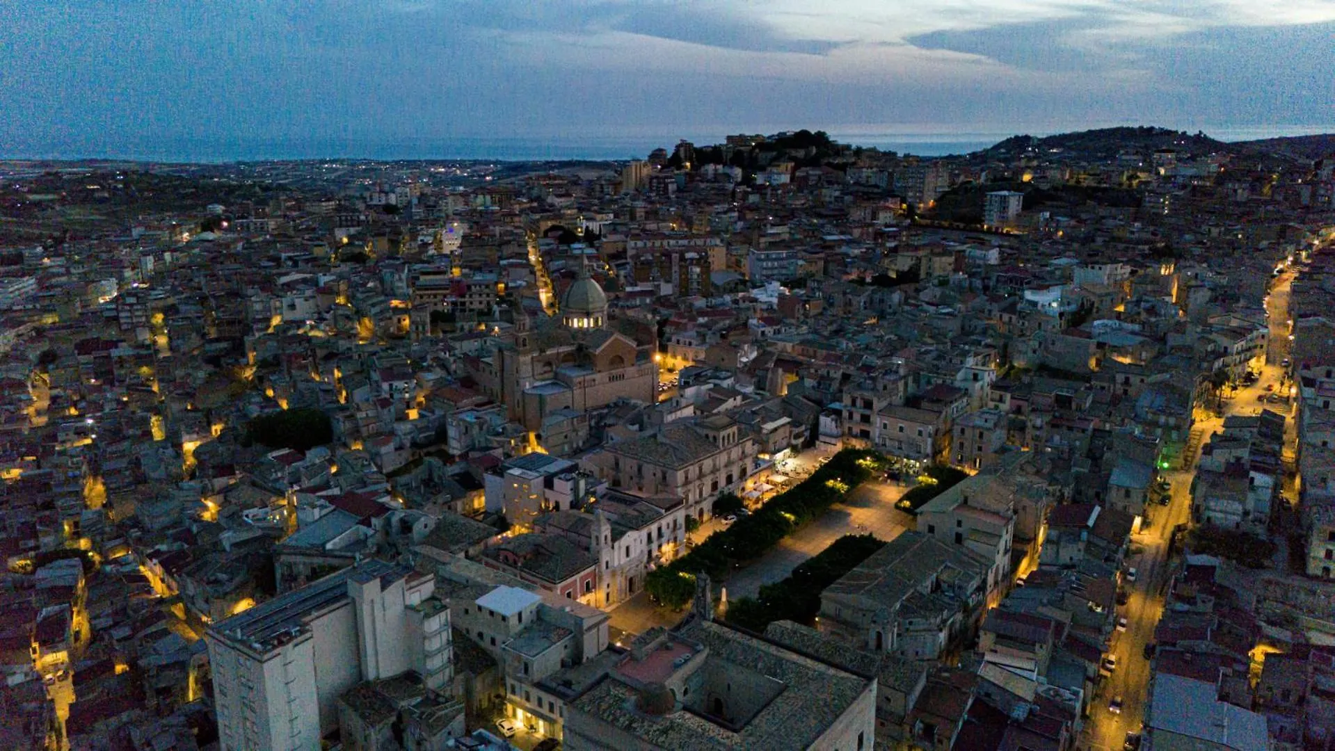Vile Home - Intera Villa Favara Italy